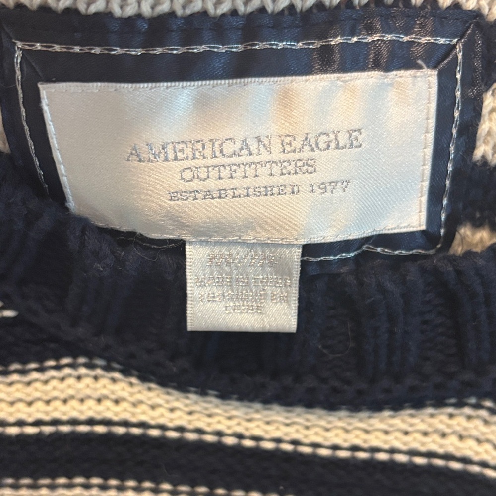 American Eagle Striped Navy and White Sweater - Picture 2 of 4
